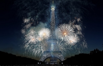 환상적인 파리의 밤을 즐기세요...7월 14일 프랑스 혁명 기념일 맞아 13일부터 화려한 전야제 불꽃놀이