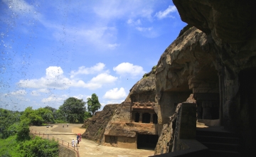 [인도] 세계문화유산, 34개의 석굴과 엘로라를 지키는 신상