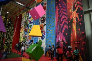[완주군] 놀토피아, 국내 최대 규모의 암벽등반을 테마로 하는 모험 놀이시설