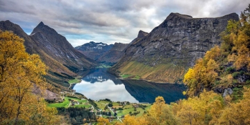 [노르웨이] 가을에 보는 피요르드 풍경...다양한 과일의 색으로 물든 절경