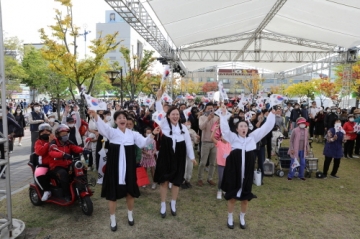 [군산시] 시간여행축제, 대한민국 대표축제로 인기...누적방문객 79만명