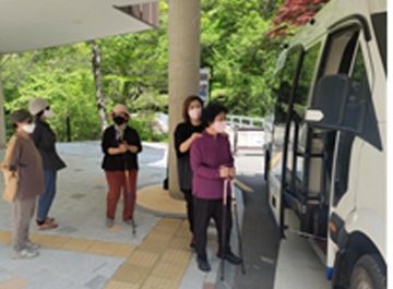 덕유산국립공원, 노인·장애인·임산부 위한 친환경 전기 셔틀버스 무료 운행 시작